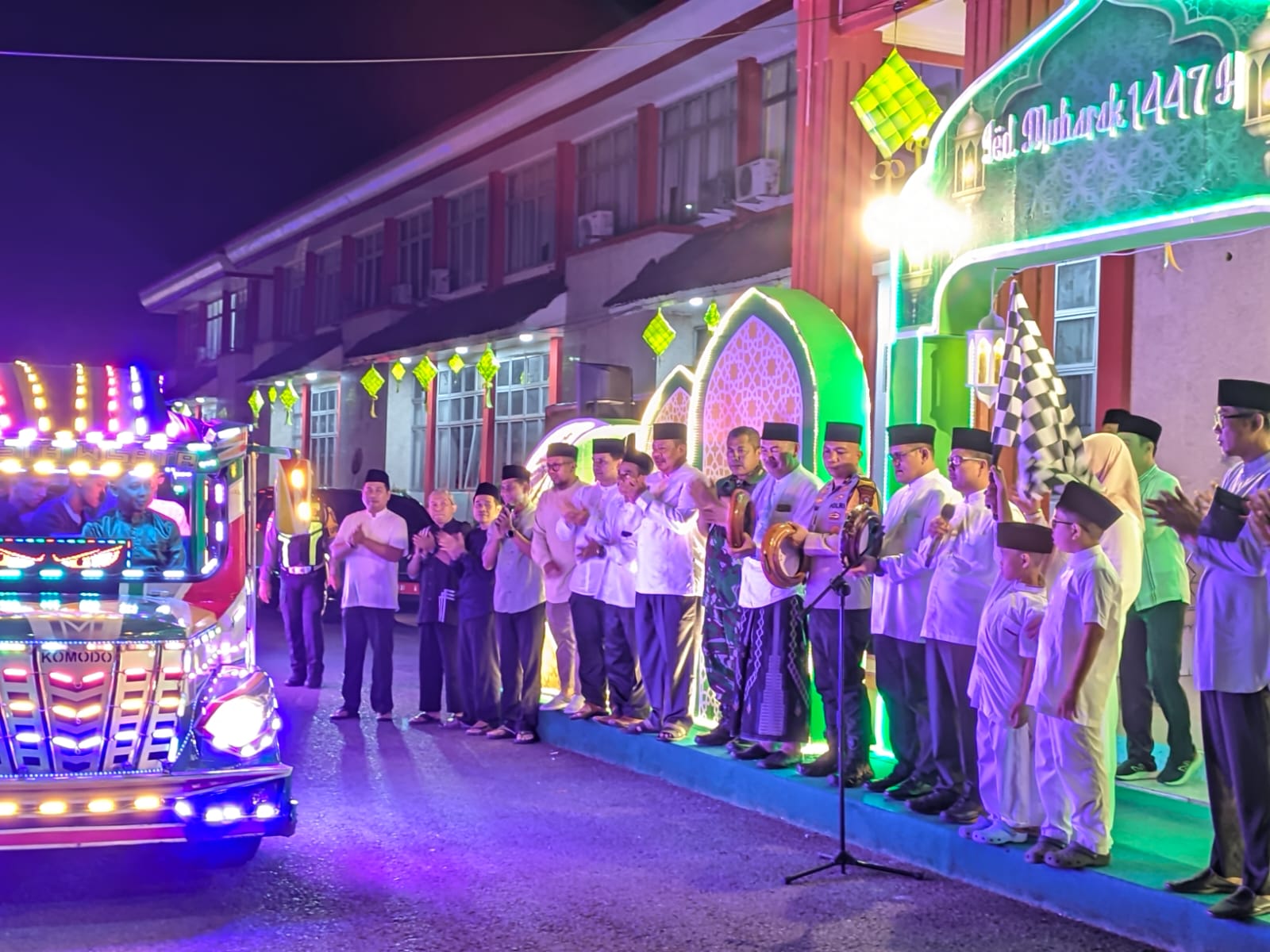 Peserta Takbir Keliling Dilepas, Sambas Sambut Idulfitri 1447 H dengan Penuh Keberkahan